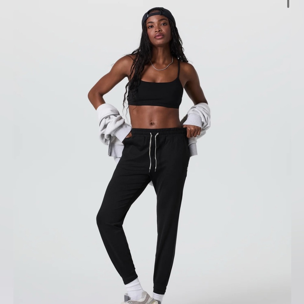 Vuori performance joggers